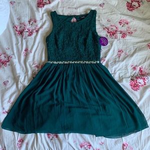 Emerald, Windsor dress